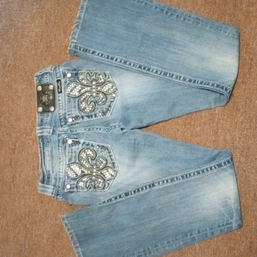 MISS ME JEANS SIZE 26 FLEUR DE LIS DESIGN BOOT CUT